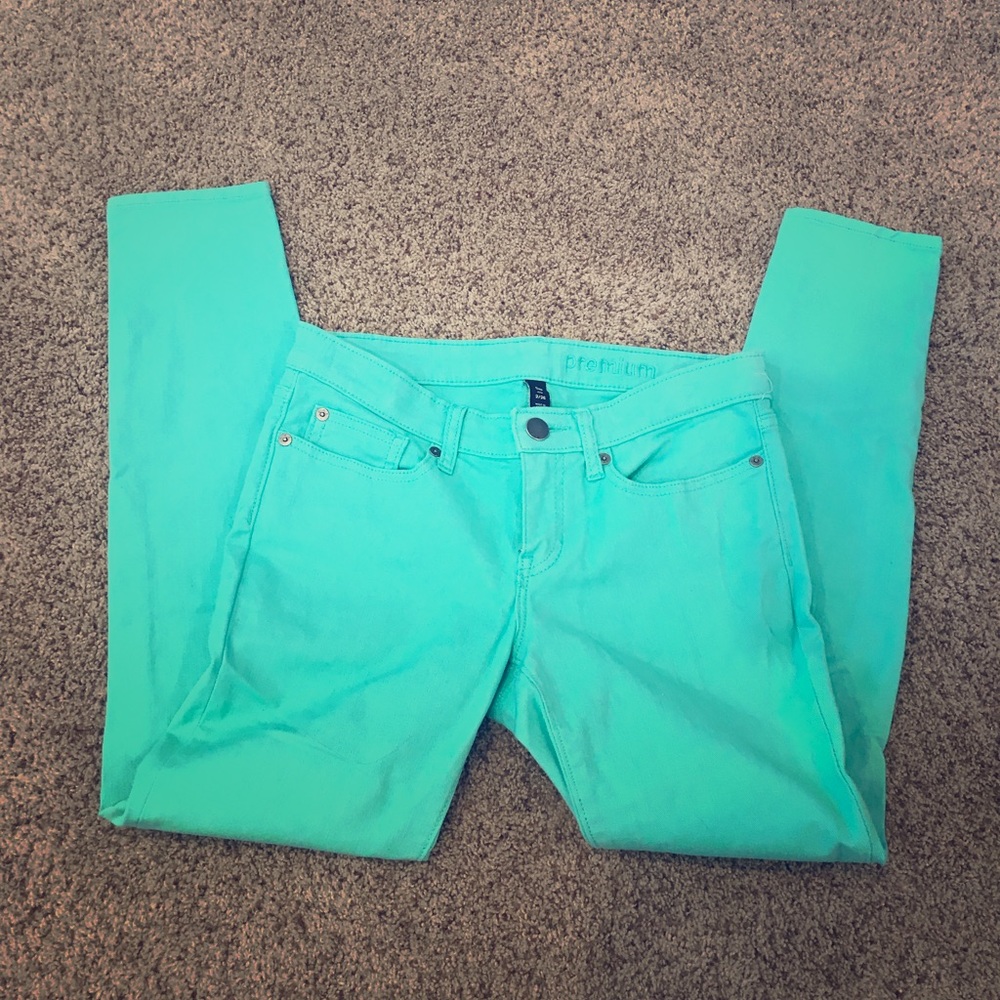 Gap premium super Skinny Crop Jeans size 2/26